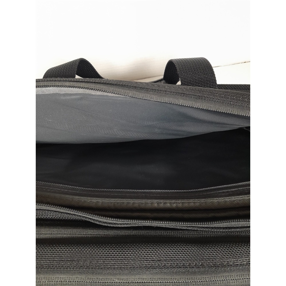 Briggs & Riley Travelware Expandable 17"x 13" Cabin Laptop Bag Black BB104X-4 - Picture 9 of 11